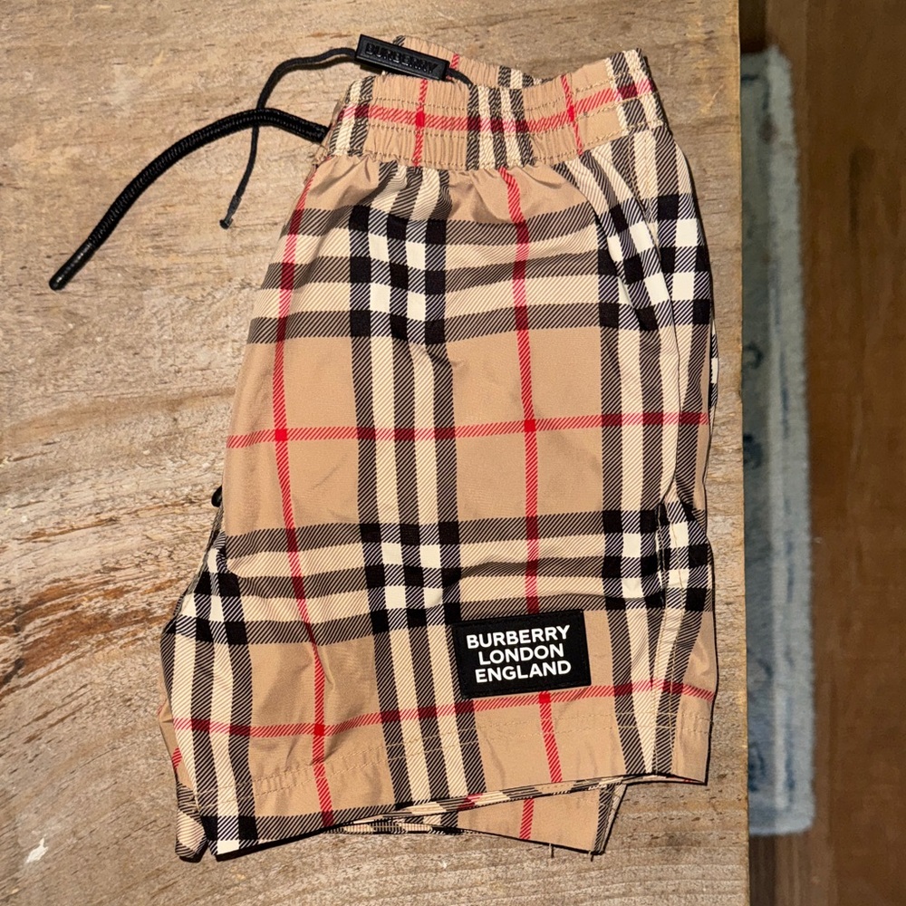 Burberry Beige and Red Plaid Shorts - Picture 6 of 6